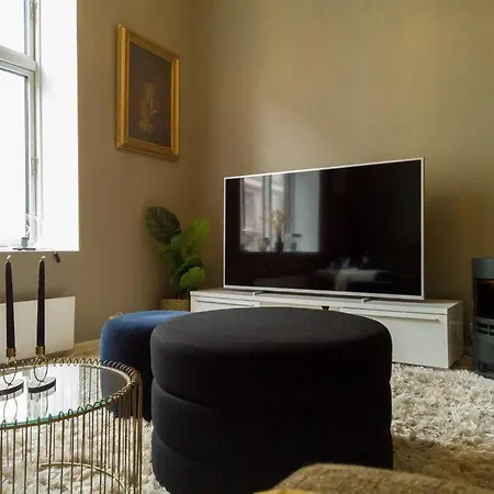 Apartment And Modern In
